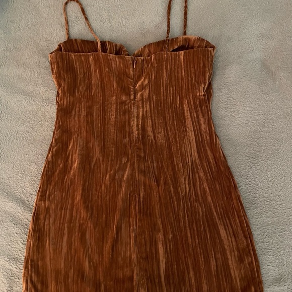 Cafe color velvet mini dress - Picture 4 of 5